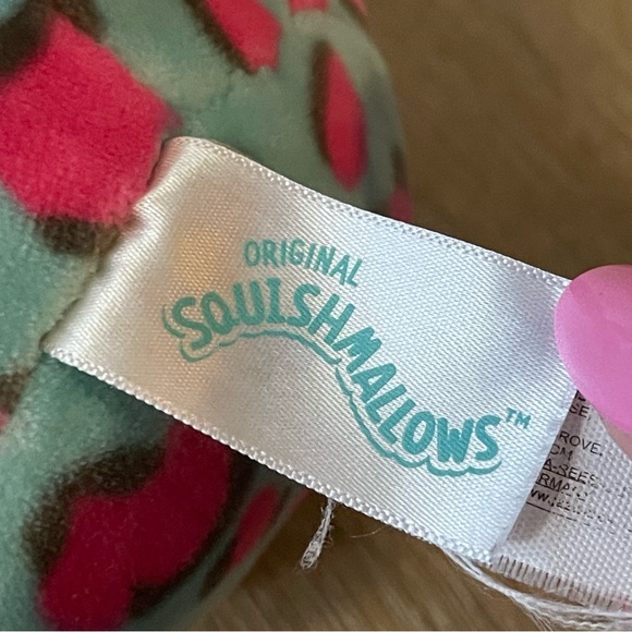 SQUISHMALLOWS 4” Plush Toy Chelsea the Cheetah - Picture 4 of 5